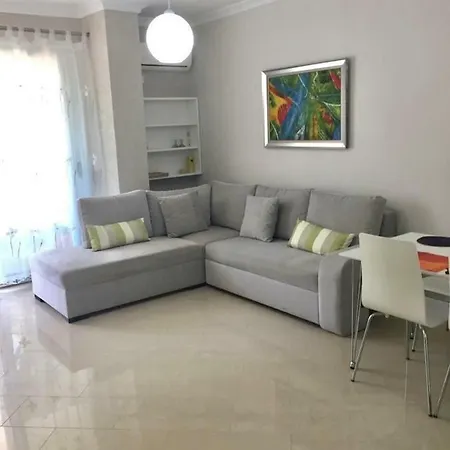 Mali I Robit Beachfront Apartament