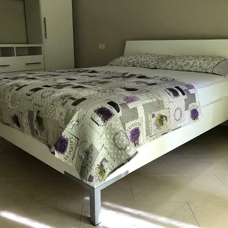 Mali I Robit Beachfront Διαμέρισμα *