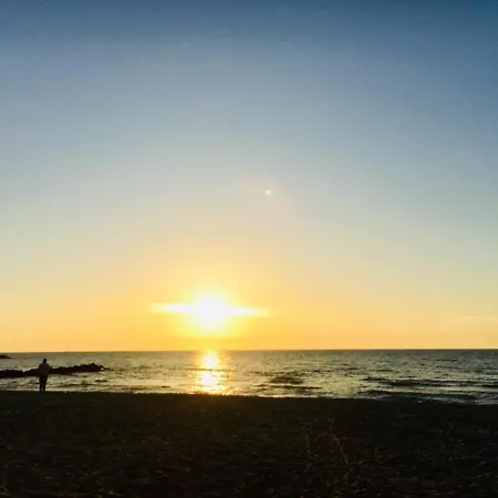 Mali I Robit Beachfront Apartament