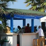 Mali I Robit Beachfront 公寓