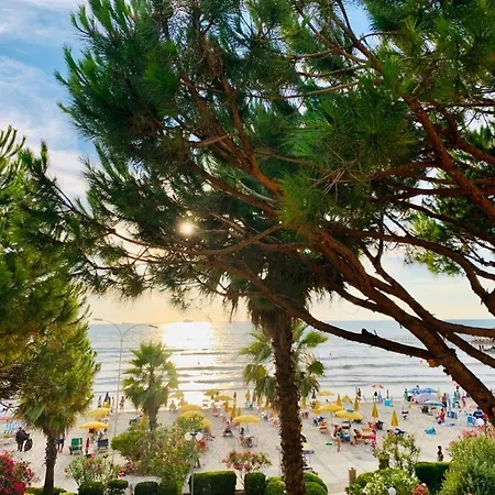Apartment Mali I Robit Beachfront