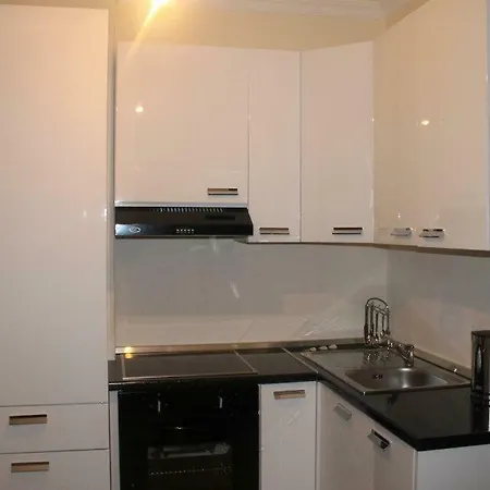 Mali I Robit Beachfront Apartment Golem (Tirana)