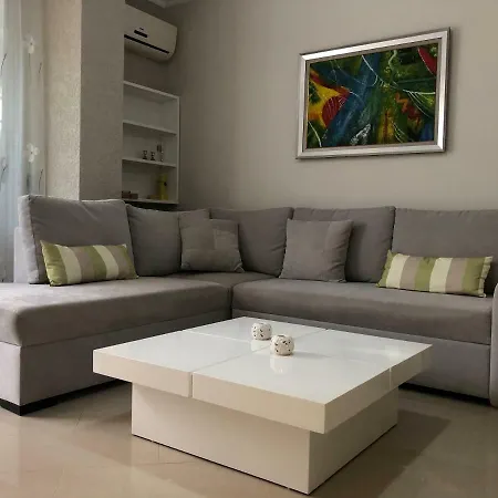 Mali I Robit Beachfront דירה