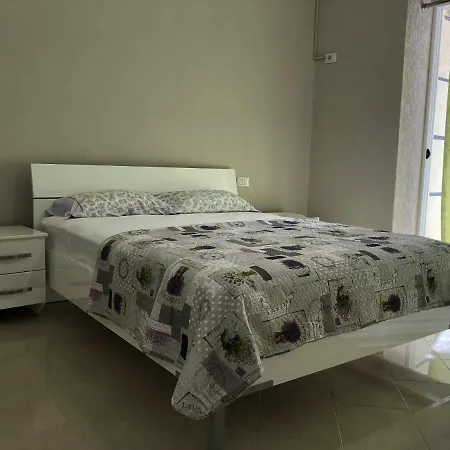 Apartment Mali I Robit Beachfront *