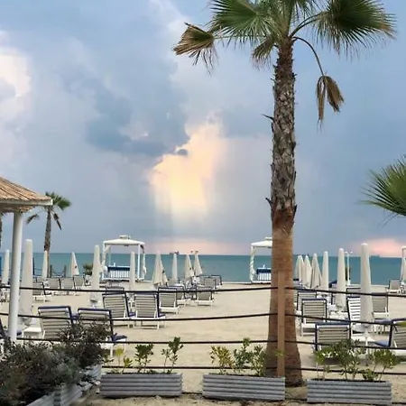 Mali I Robit Beachfront * Golem (Tirana)