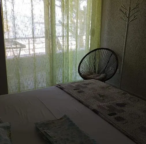 Apartment Mali I Robit Beachfront