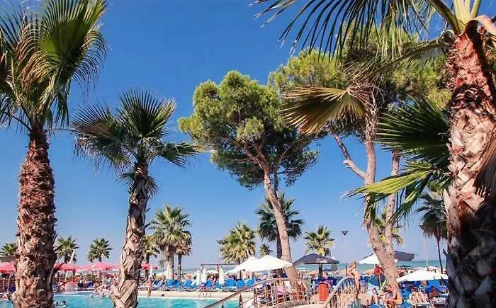 Mali I Robit Beachfront * Golem (Tirana)