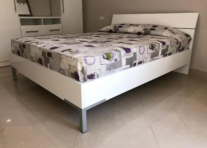 Mali I Robit Beachfront Apartment Golem (Tirana)