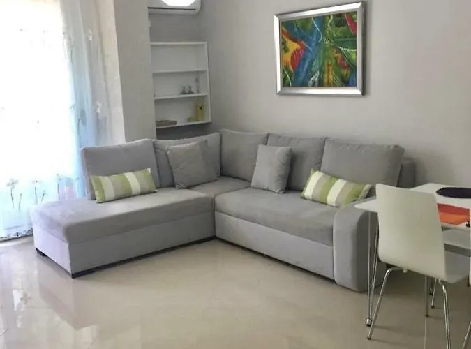 Mali I Robit Beachfront Apartment