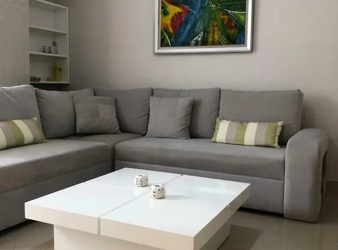 Mali I Robit Beachfront Apartment Golem (Tirana)