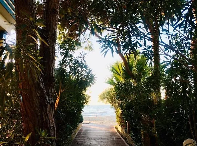 Mali I Robit Beachfront * Golem (Tirana)